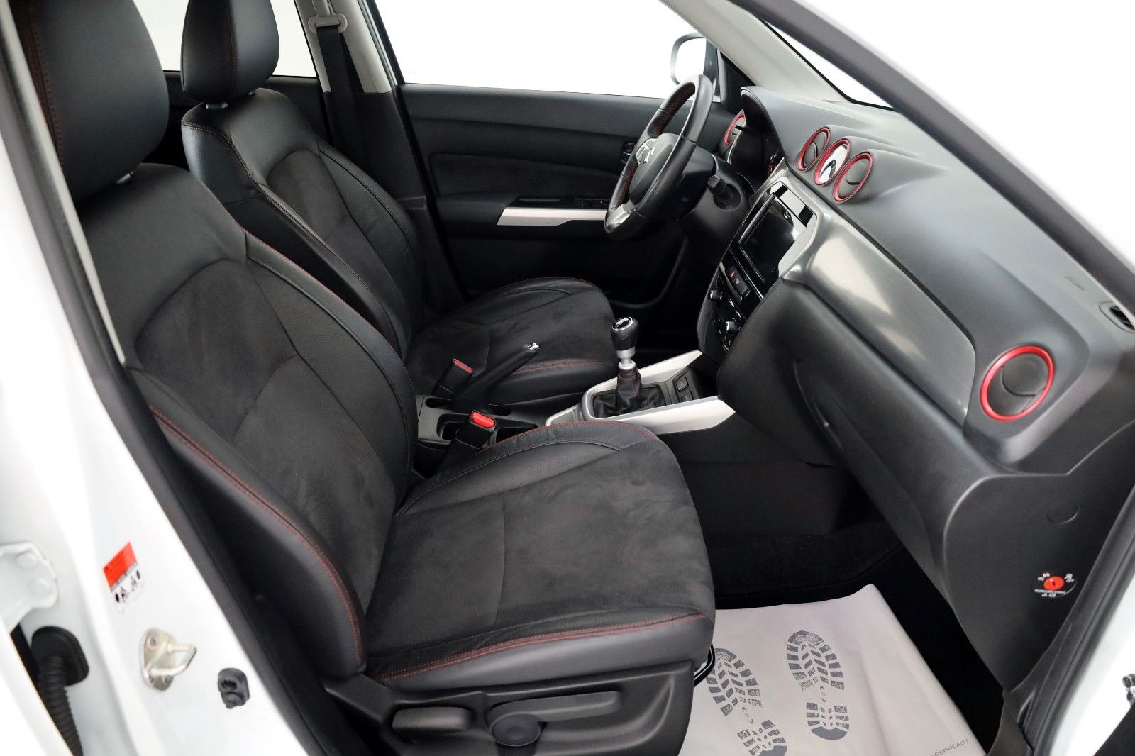 Fahrzeugabbildung Suzuki Vitara 1.4 S 4x2 T.Leder,Navi,LED,ACC,Kamera,AHK