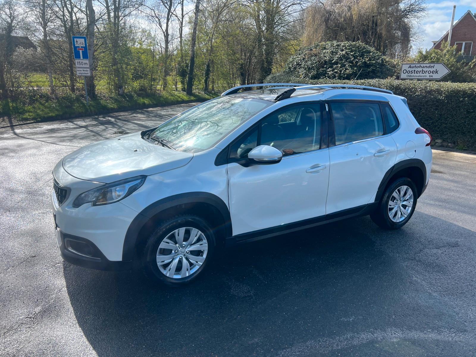 Peugeot 2008 Allure 1.2   Navi / Panorama / 68.000 km
