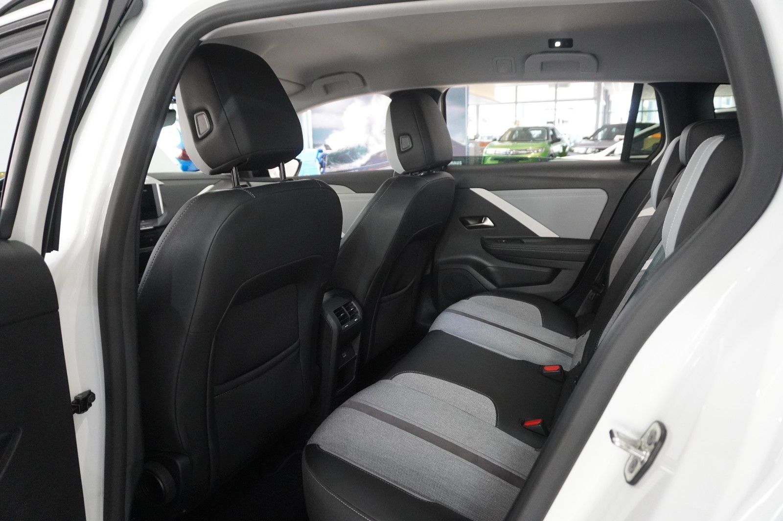 Fahrzeugabbildung Opel Astra L ST 1.5D ELEGANCE NAVI/LED/KAMERA/SPORT