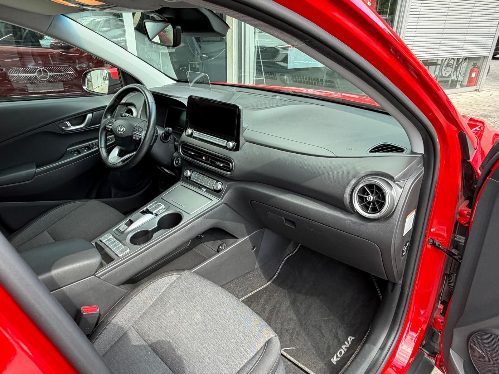 Fahrzeugabbildung Hyundai Kona Elektro Prime NAVI+LED+SHZ+HEAD+KAM+ACC+AHK
