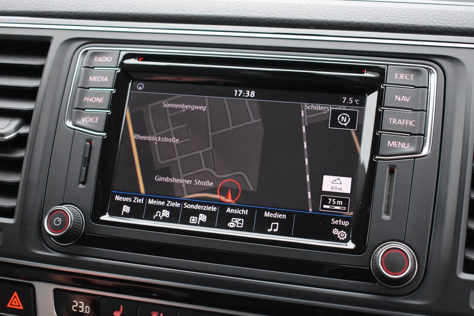 Fahrzeugabbildung Volkswagen T6 Multivan Highline 4Motion DYNAUDIO 1 Hand ACC