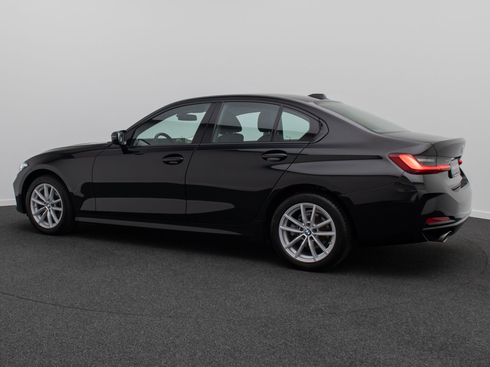Fahrzeugabbildung BMW 318i Widscreen DAB PDC GeschwindigReg Cockpit+