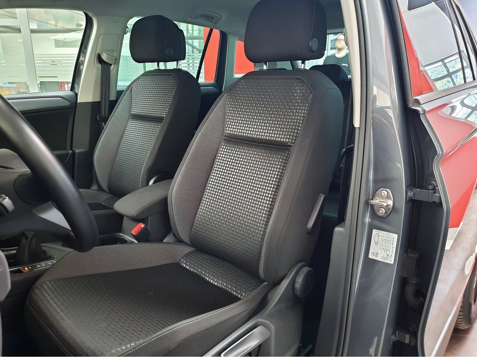 Fahrzeugabbildung Volkswagen Tiguan Active TSI *Navi*Cam*PDC*ACC*LED*Sitzhzg*