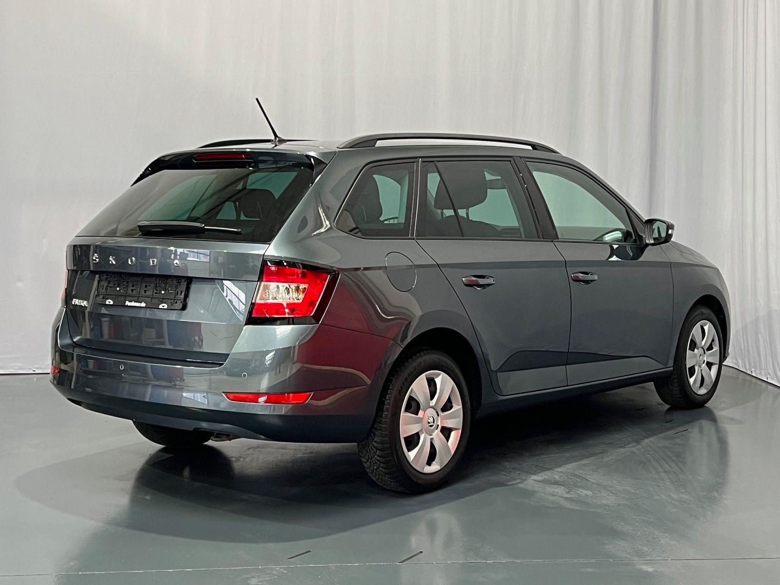 Skoda Fabia Combi DSG Ambition PDC NAVI 1-HAND