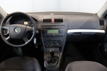 Skoda Octavia 1.6 FSI Ambiente KLIMA+PDC+ALU