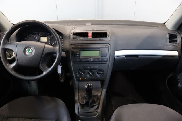 Skoda Octavia 1.6 FSI Ambiente KLIMA+PDC+ALU