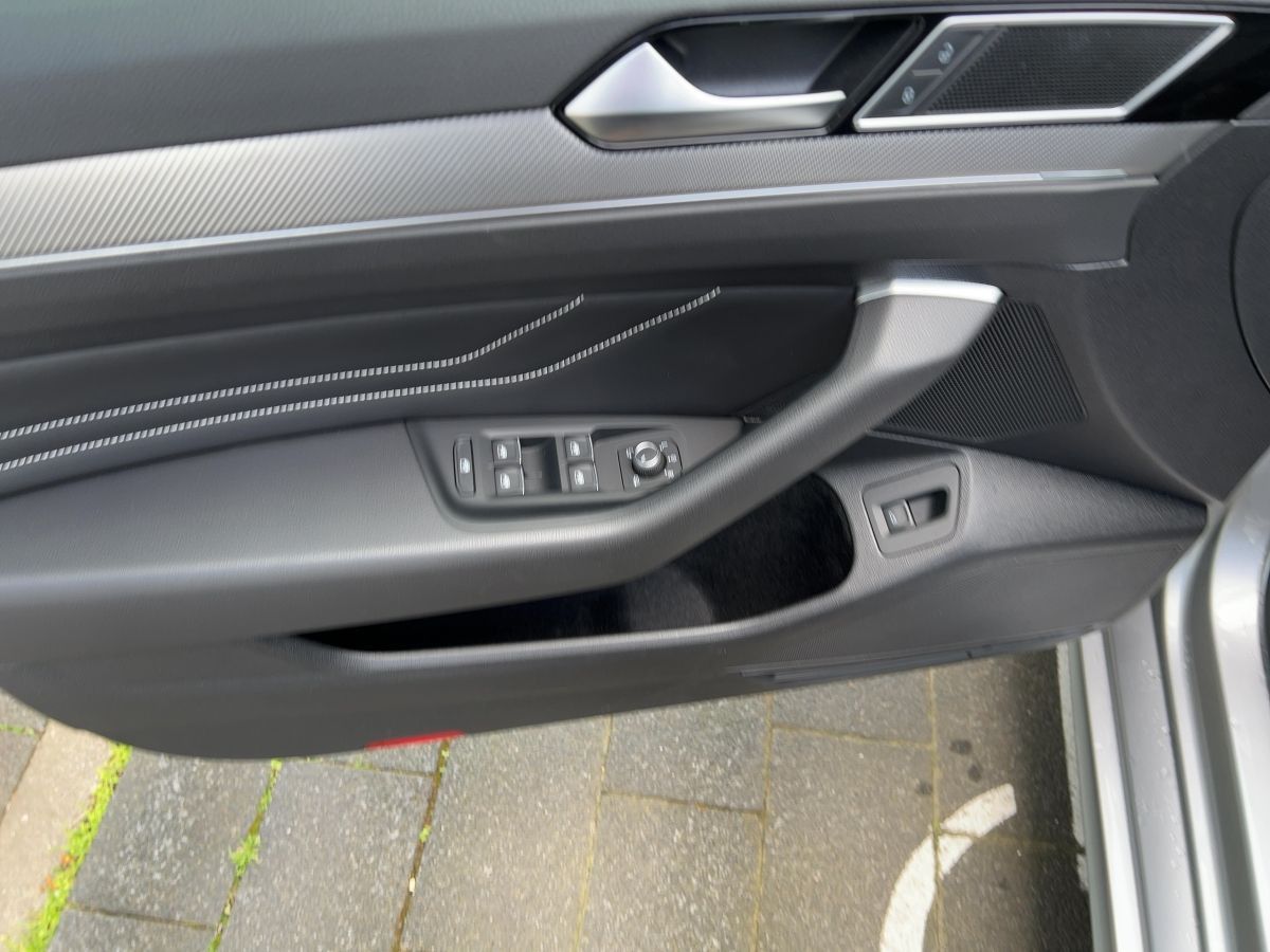 Volkswagen Passat Variant - Bild 17
