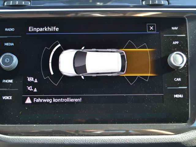 Tiguan 2.0 TDI DSG R-Line AHK/MATRIX/19-ZOLL/NAV