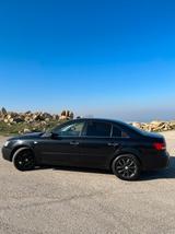 Hyundai SONATA 3.3 V6 Vollausstattung - schwarze Hyundai SONATA