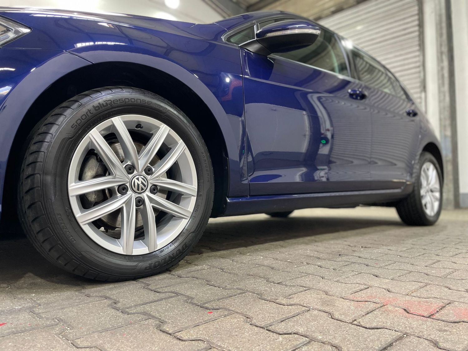 Fahrzeugabbildung Volkswagen Golf 1.6 TDI Comfortline DSG#LED#Pano#ACC#AHK