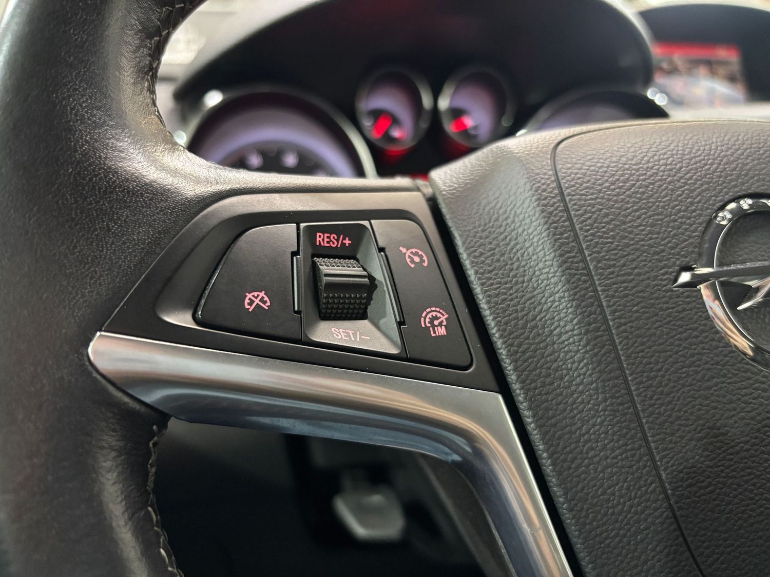 Fahrzeugabbildung Opel Mokka 1.6 CDTI Edition Kamera#Navi#Tempomat