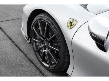 2020 Ferrari SF90 照片 10