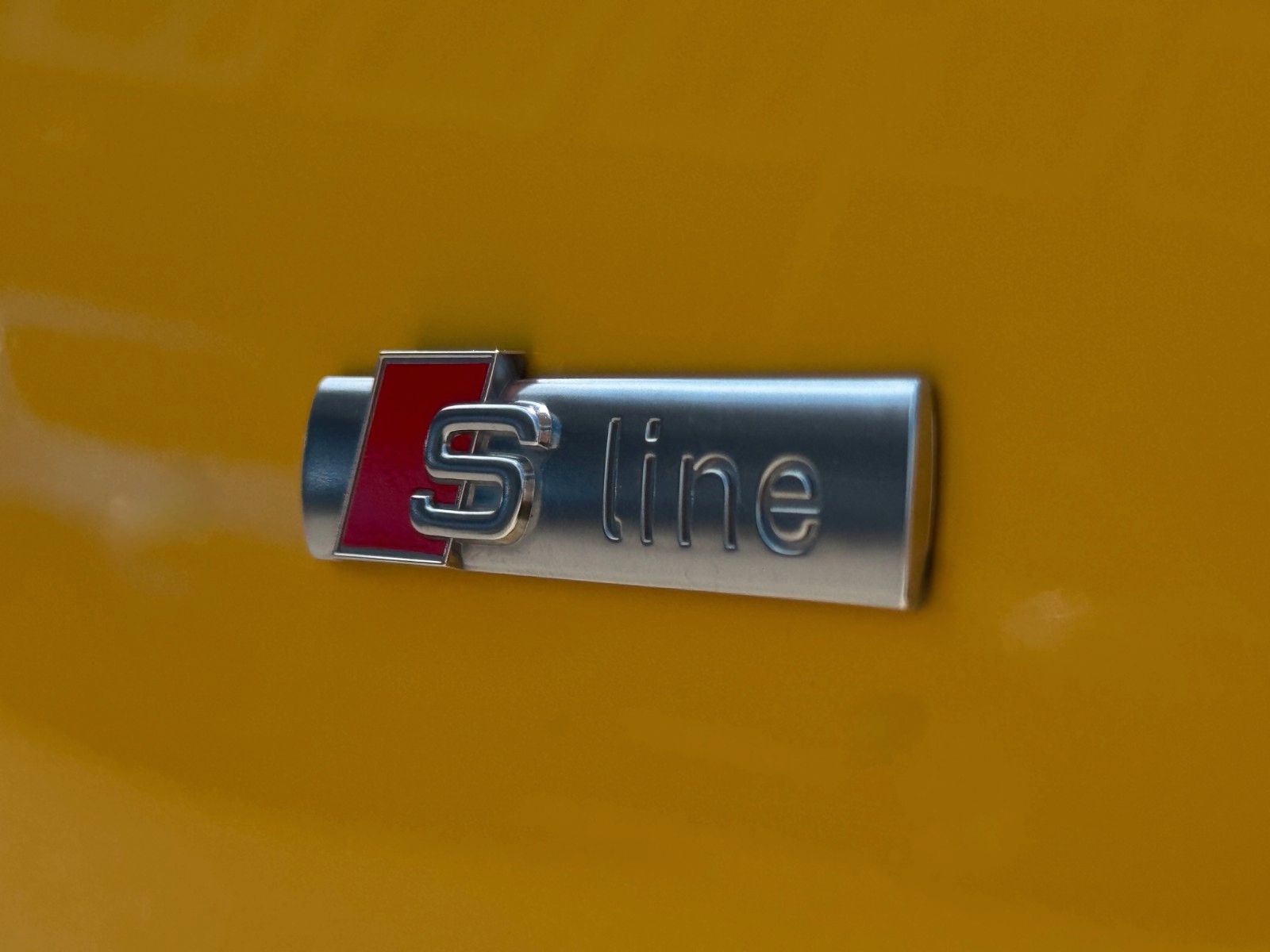 Fahrzeugabbildung Audi TT Roadster 2.0 TFSI DSG S-Line Alcantara B&O