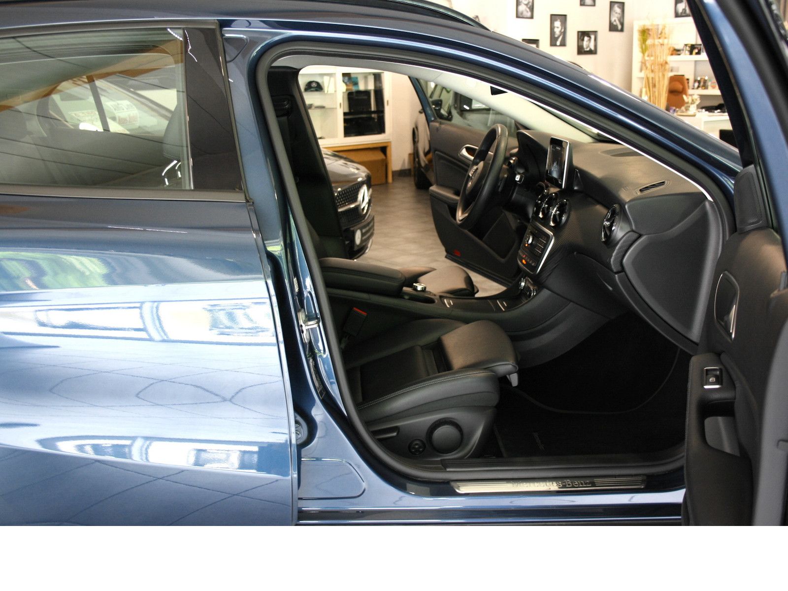 Fahrzeugabbildung Mercedes-Benz GLA 220 4M *Standheizung*Navi*Spiegel-Paket*