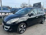 Renault Scenic III BOSE Edition*KLIMAA*PANO*BOSE*XENON* - gebrauchte Renault Scenic aus dem Jahr 2011