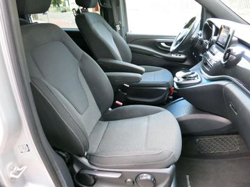 Mercedes V 220 - 11
