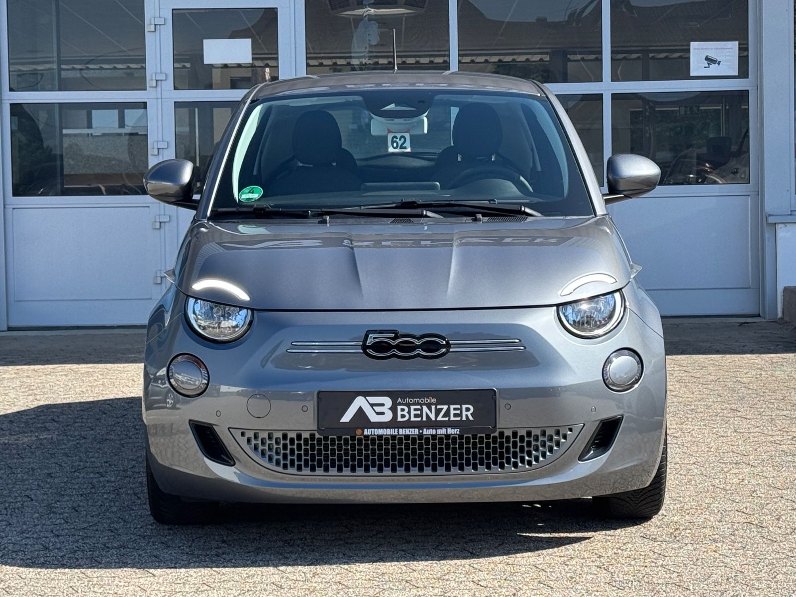 Fahrzeugabbildung Fiat 500 e Icon/42 kWh/Navi/R-Cam/ACC*CarPlay/SHZ/