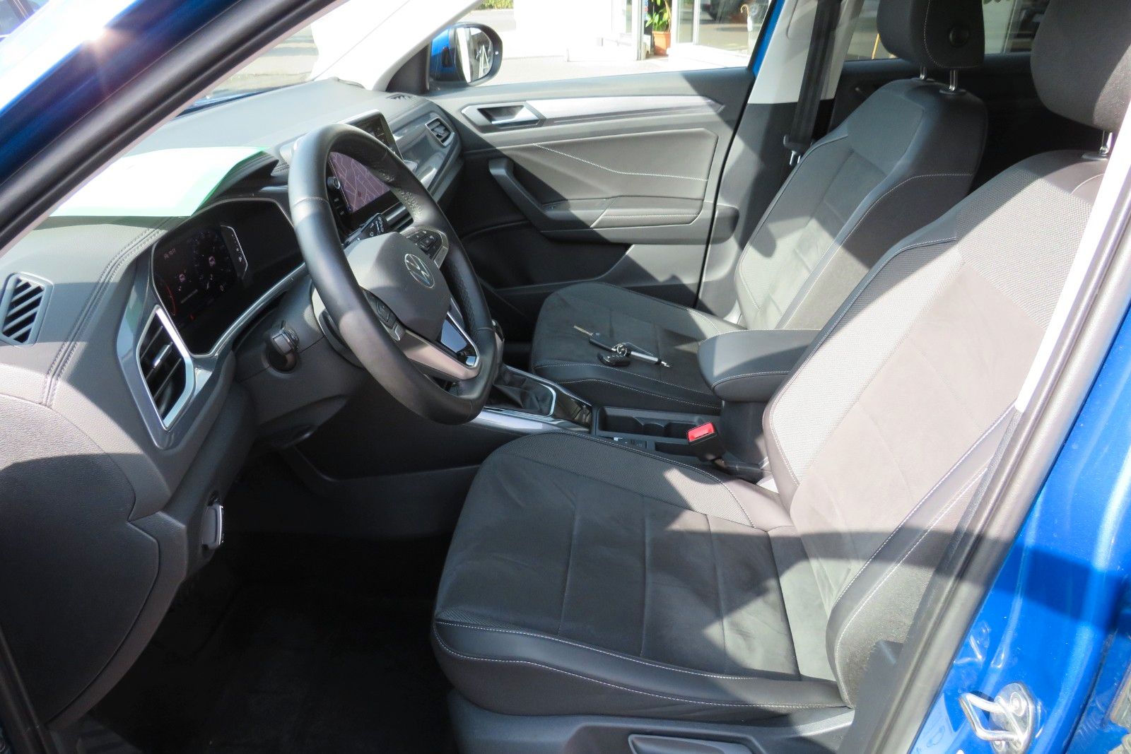Fahrzeugabbildung Volkswagen T-Roc Style KAMERA ACC NAVI APP SITZH DIGI-COPI
