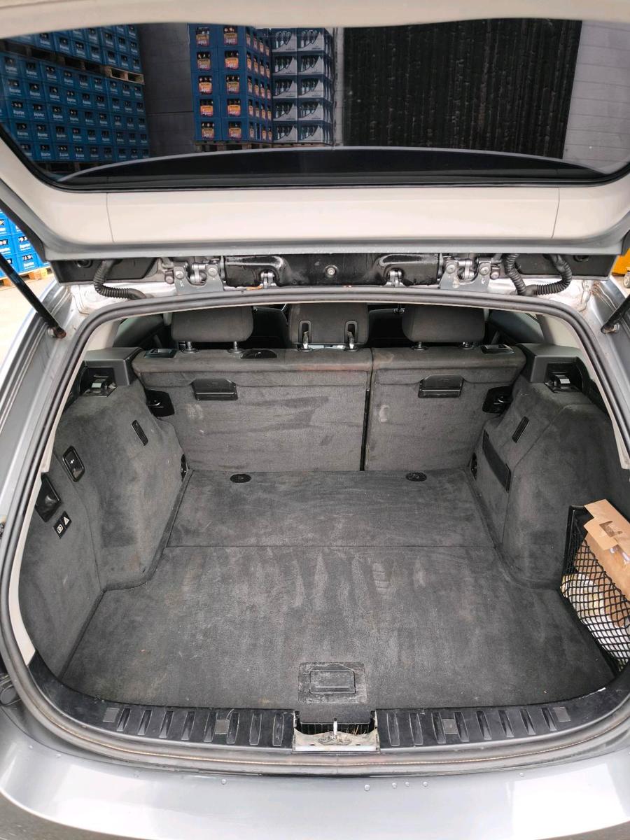 BMW 318 2011 — photo 10