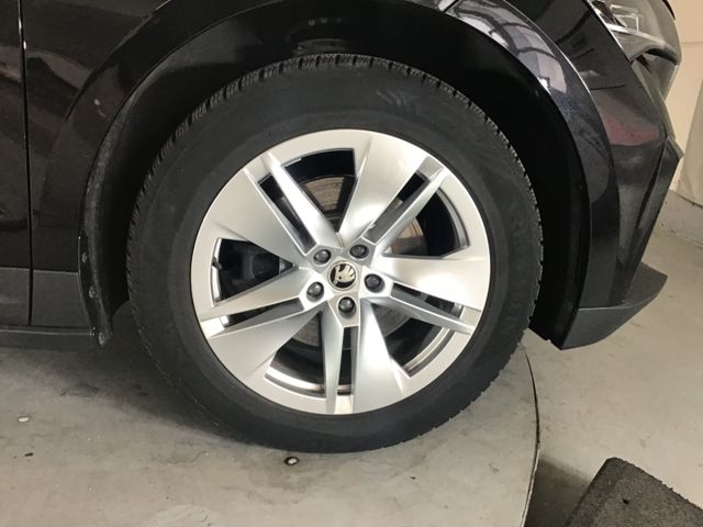 Fahrzeugabbildung Skoda Enyaq 60 Wärmepumpe/Navi/SHZ/Kamera/ACC/Keyless
