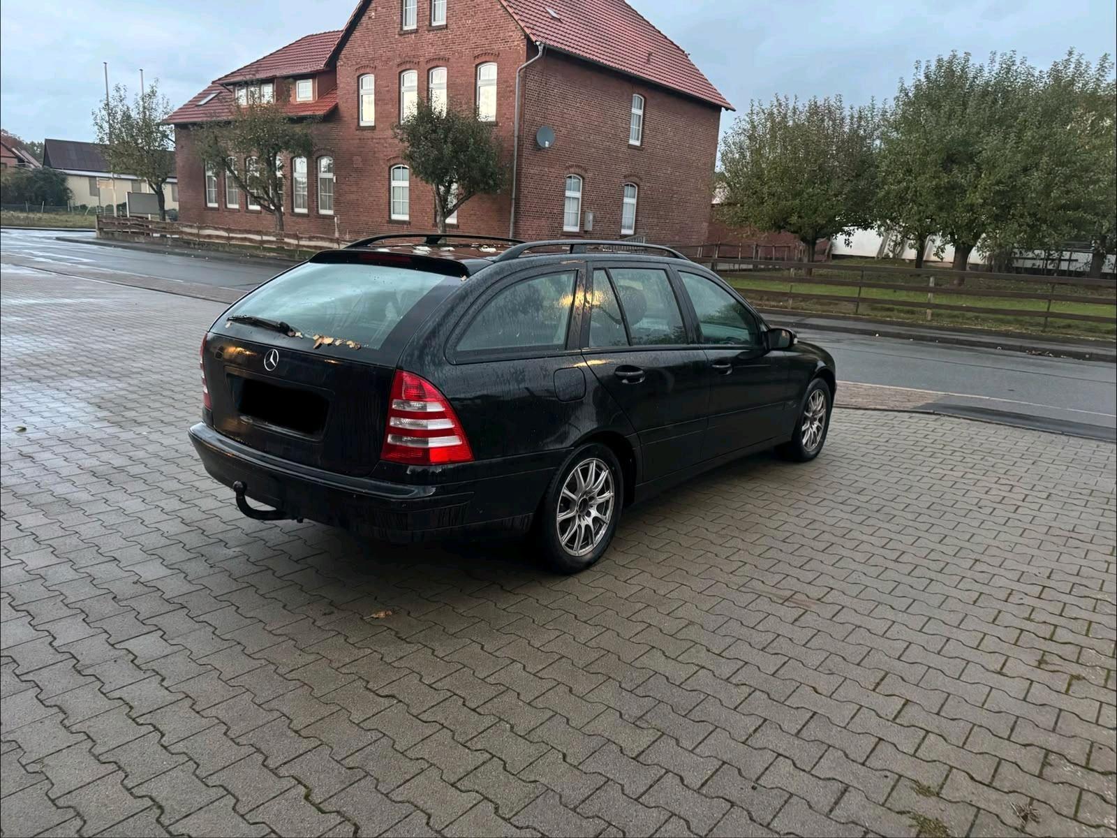 Mercedes-Benz C200 2005 — rear view