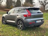 Volvo XC40 D4 AWD R Design Geartronic R Design - Volvo XC40 von privat