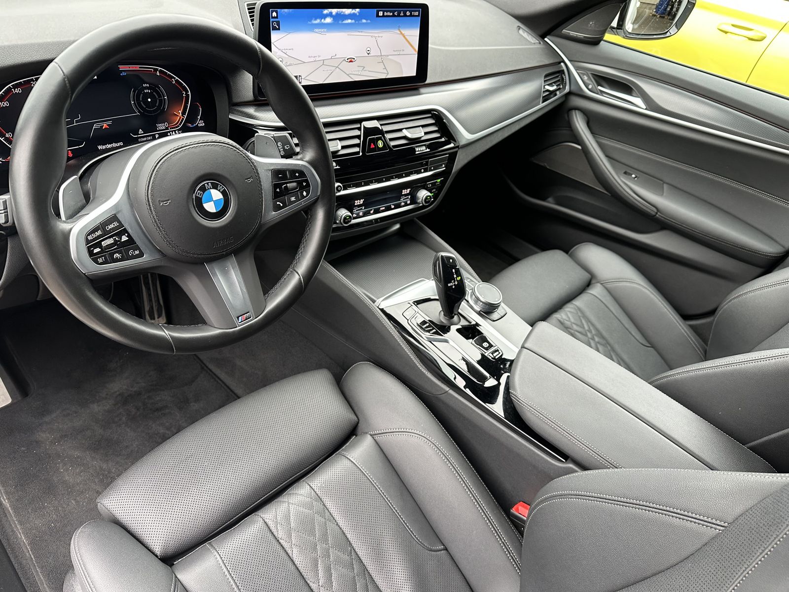 Fahrzeugabbildung BMW 520d Touring M-Sport NAV+LED+ACC+AHK+KAM+H&K+VC