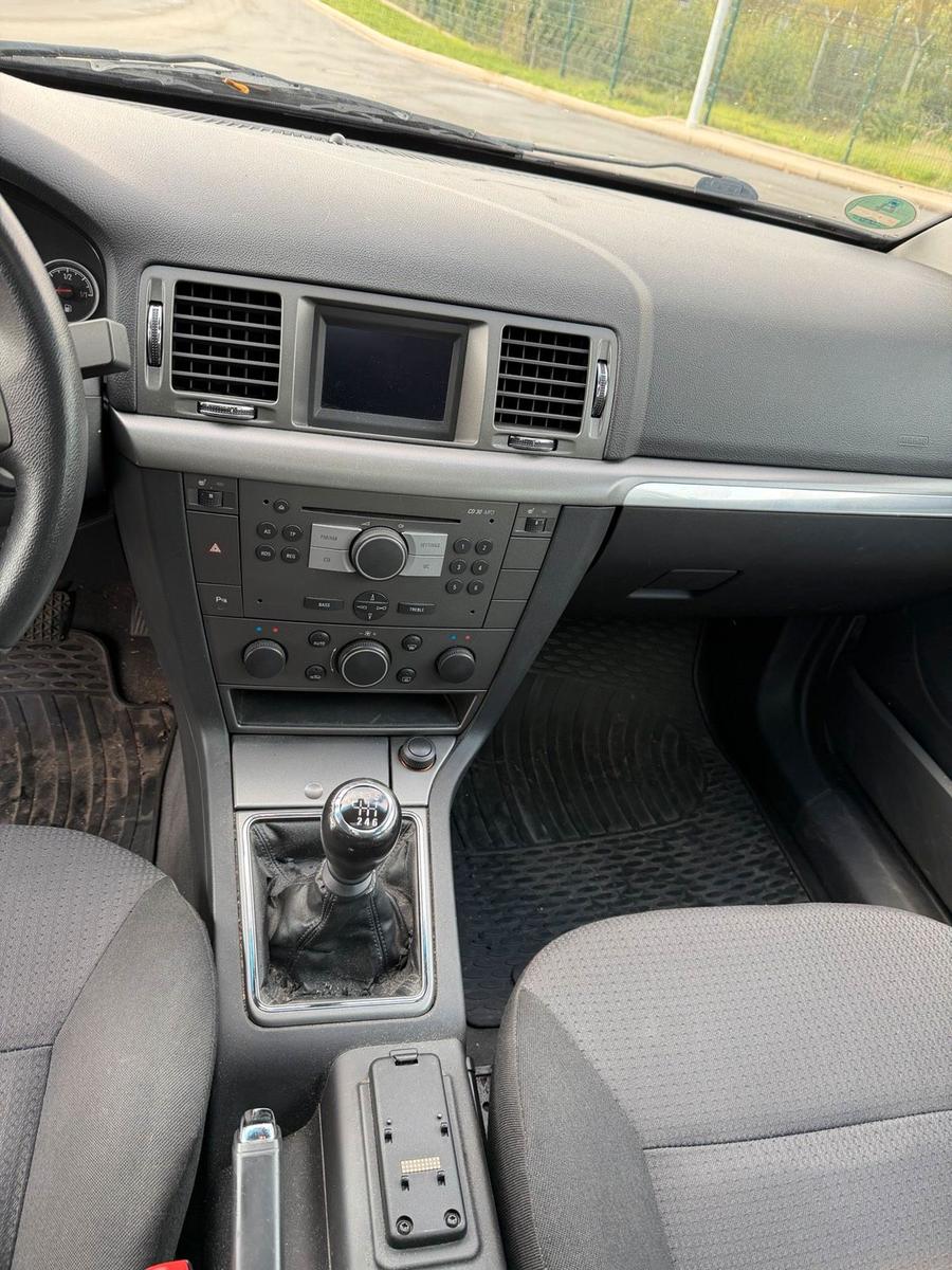 Opel Vectra 2005 — photo 13