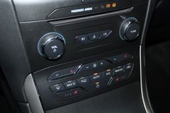 Fahrzeugabbildung Ford S-Max 2,0 EcoBlue Business Automatik + AHK + LED