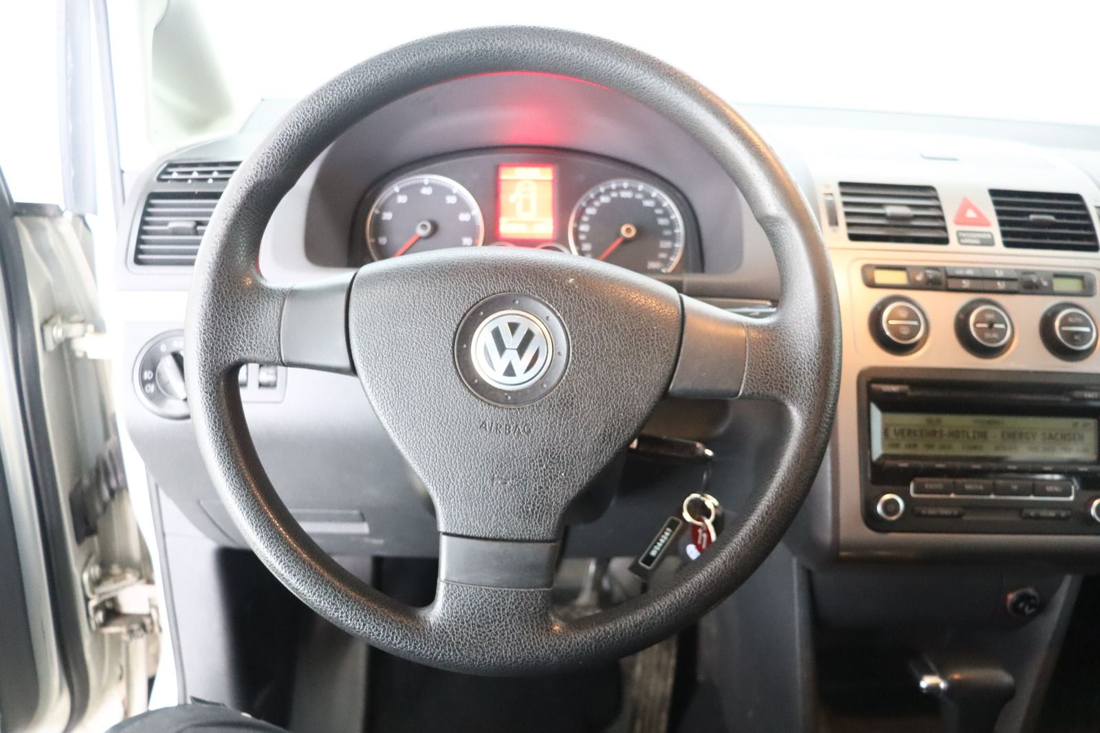 Fahrzeugabbildung Volkswagen Touran 1.4 TSI DSG 7- Sitzer * HU/AU 05.27