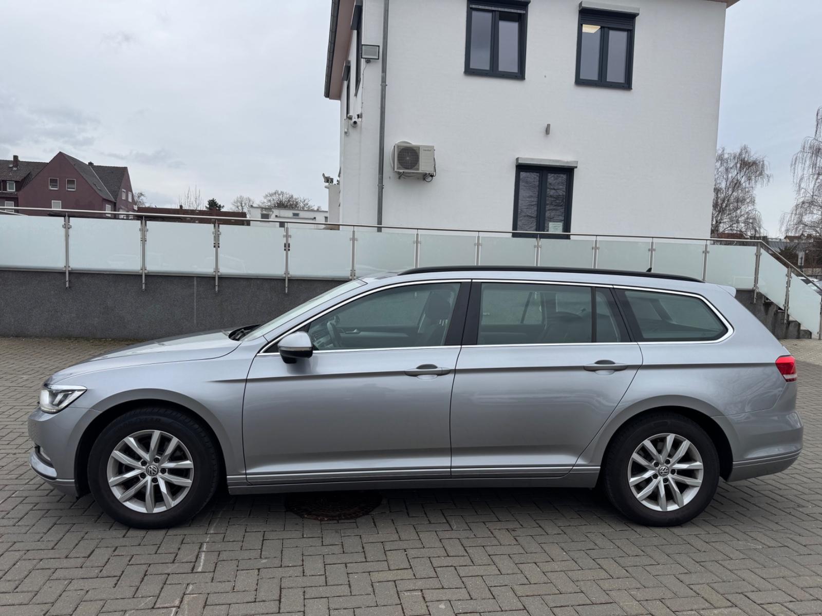 Volkswagen Passat 1.6 TDI DSG Comfortline*LED*CAM*MASSAGE*