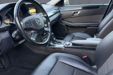 Mercedes E 200 - 12