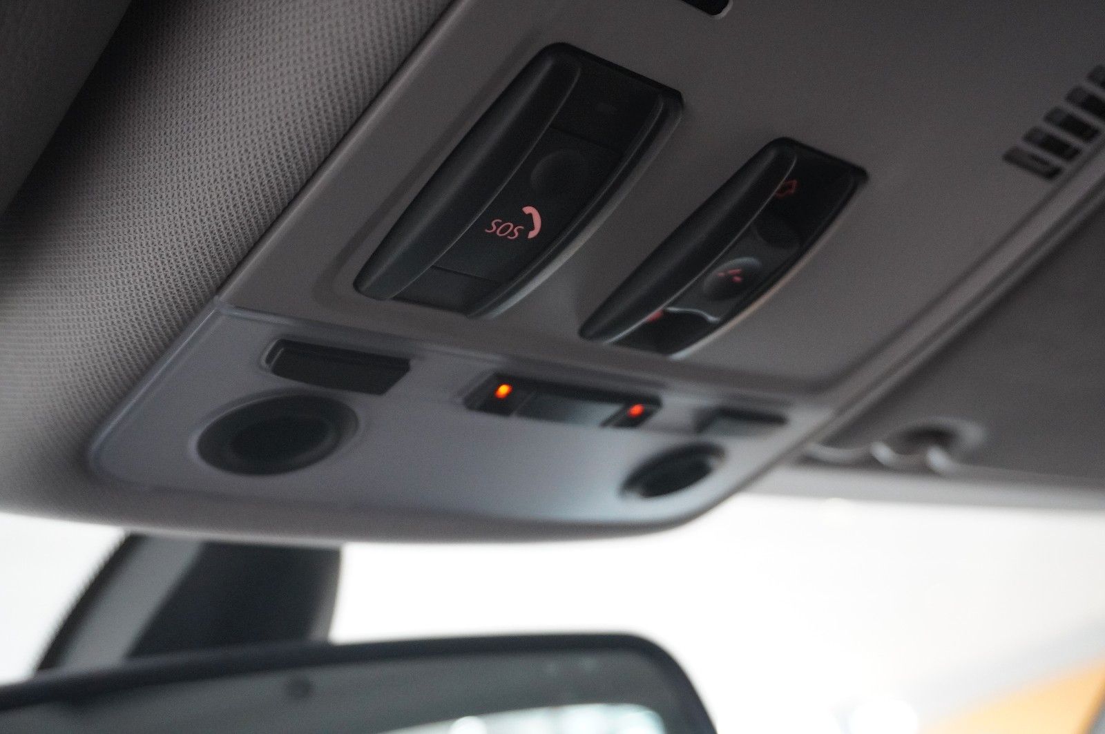 Fahrzeugabbildung BMW 320i TOURING NAVI/BI-XENON/SHZ/PDC/PANO./SH/TEMP
