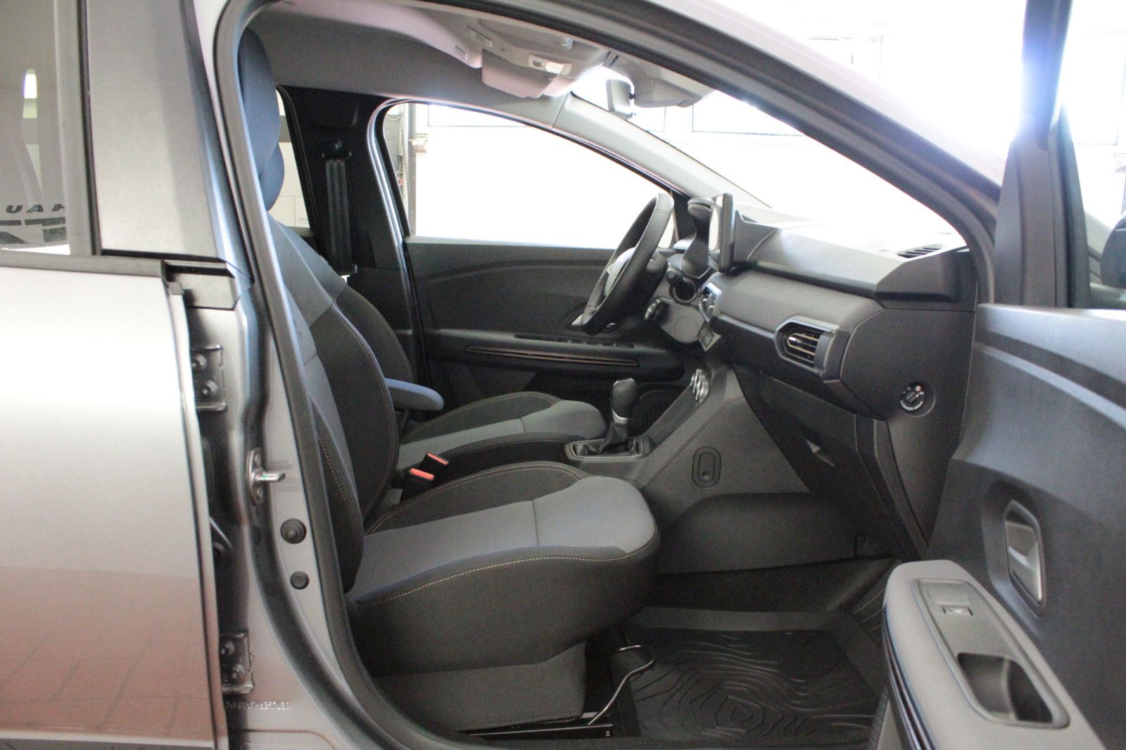 Fahrzeugabbildung Dacia Jogger Hybrid 140 Extreme 5-Sitzer*Winterpaket*