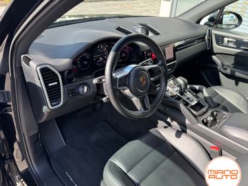 Porsche Cayenne - 7