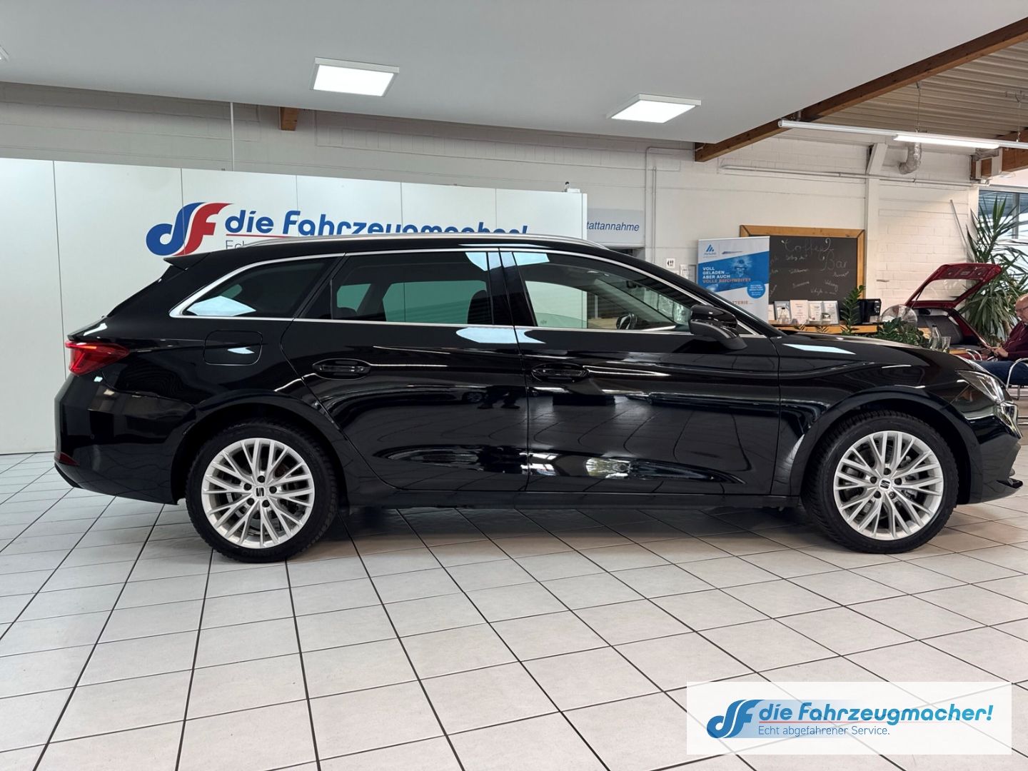 Fahrzeugabbildung SEAT Leon Sportstourer Xcellence e-HYBRID 1.4 EU6d Na