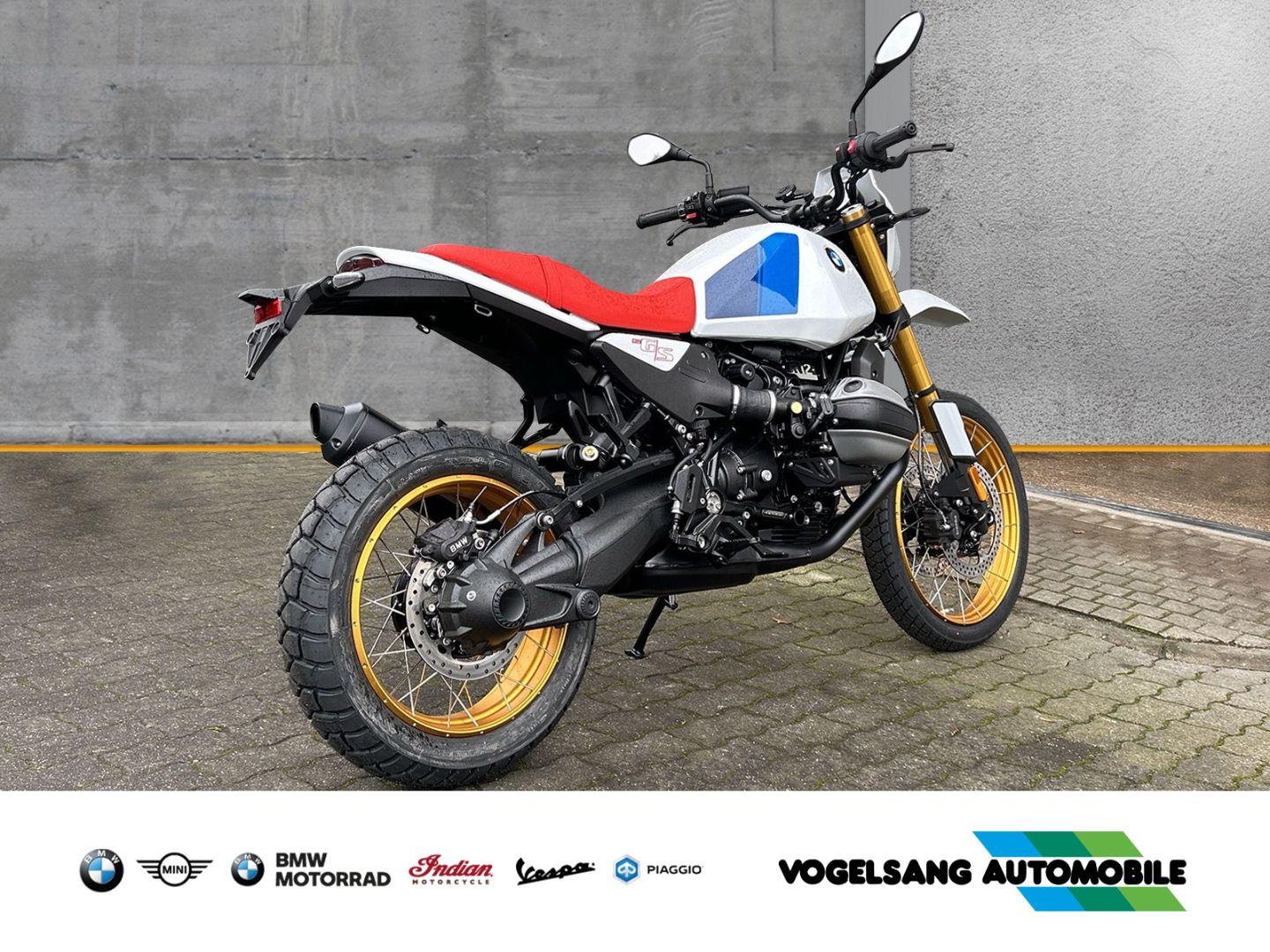 Fahrzeugabbildung BMW R 12 G/S, pulverbeschichtete Fußrasten und Ausuf