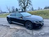 Volkswagen Arteon 2.0 TSI 206kW DSG 4MOTION R-Line Panorama - Volkswagen Arteon mit Benzin-Antrieb: Limousine