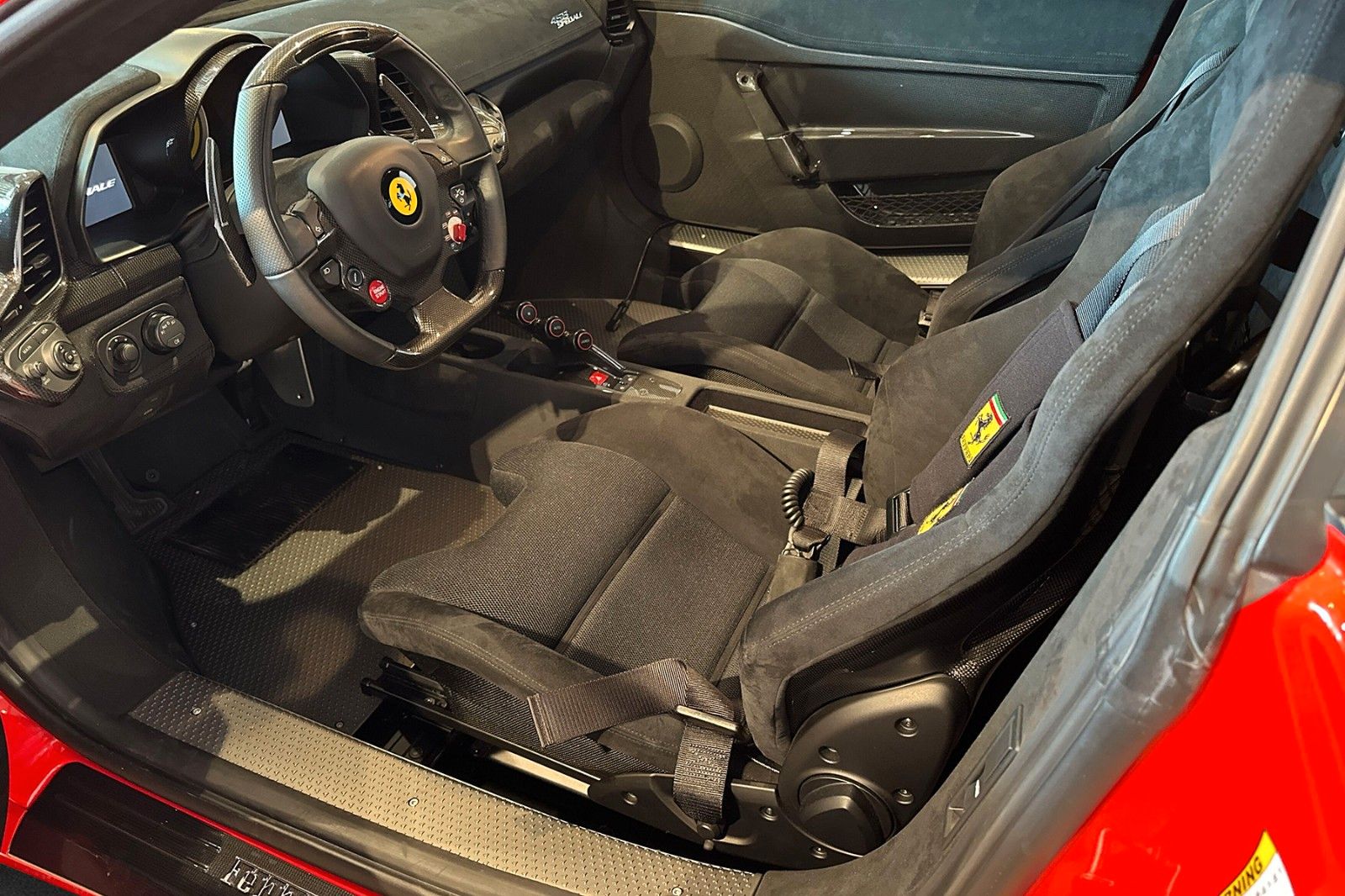 Fahrzeugabbildung Ferrari 458 Speciale*1. Hand*dt. Auto*4-Punkt Gurte*