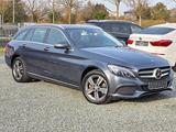 Mercedes-Benz C 220 BlueTEC(1.HAND/360CAM/LED/DTR/PANO/GSD) - Mercedes-Benz C 220 in Wiesbaden