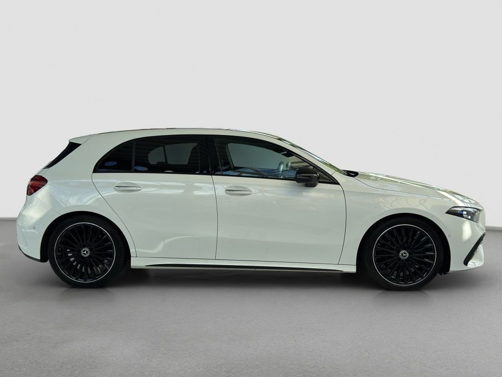 Fahrzeugabbildung Mercedes-Benz A 200 AMG Line AMG*Night*Navi*PDC*ParkAss*RFK