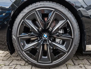 BMW 750 - 4