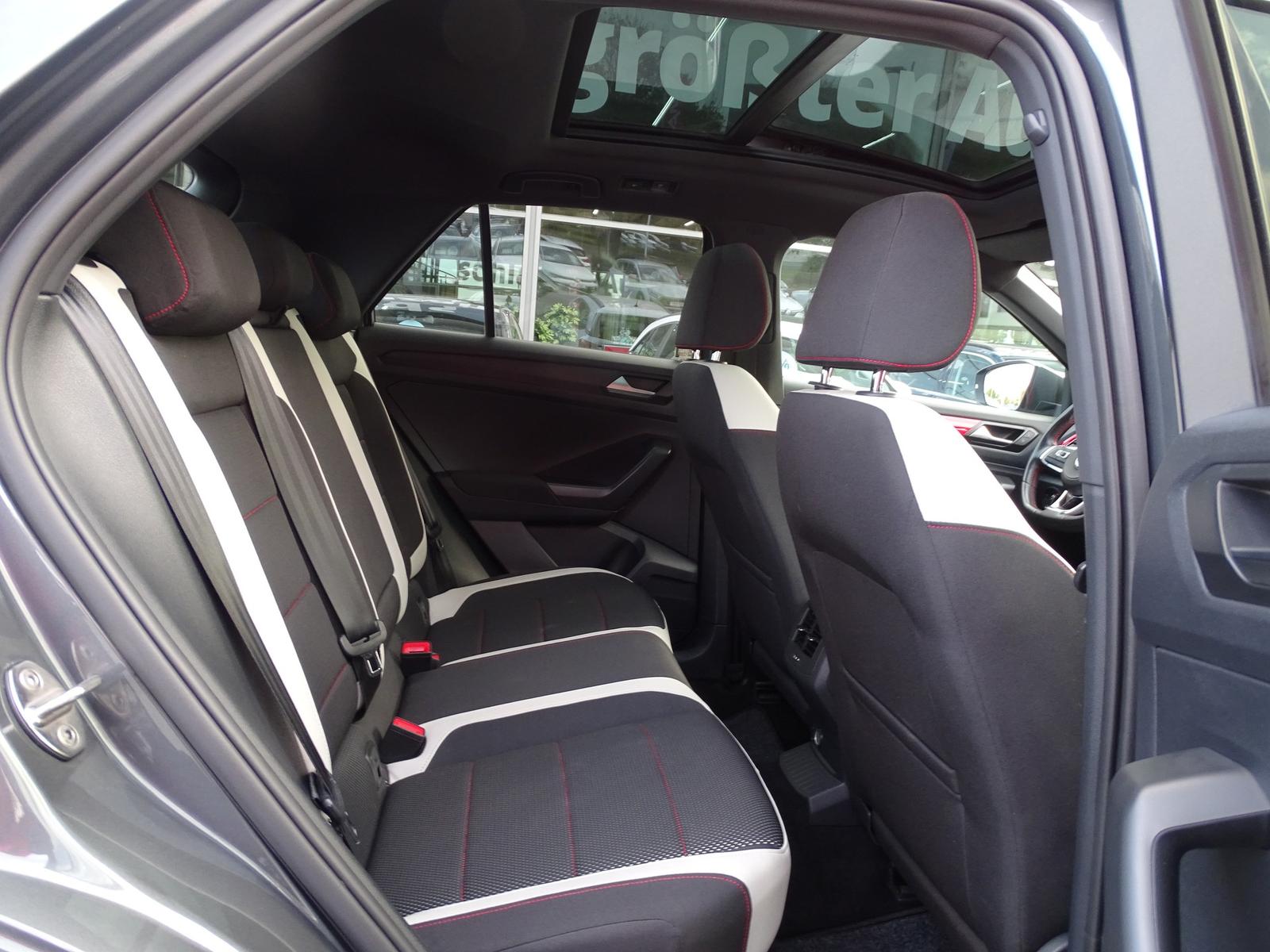 Volkswagen T-Roc 1.5 TSI Sport LED Navi ACC Panorama PDC