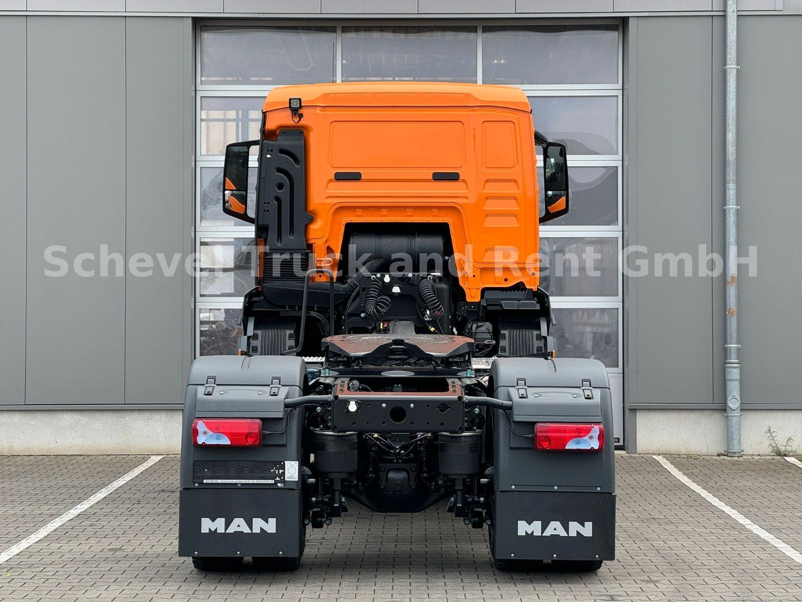 Fahrzeugabbildung MAN TGS 18.480 BL SA 4x4 mit Hydraulikvorbereitung