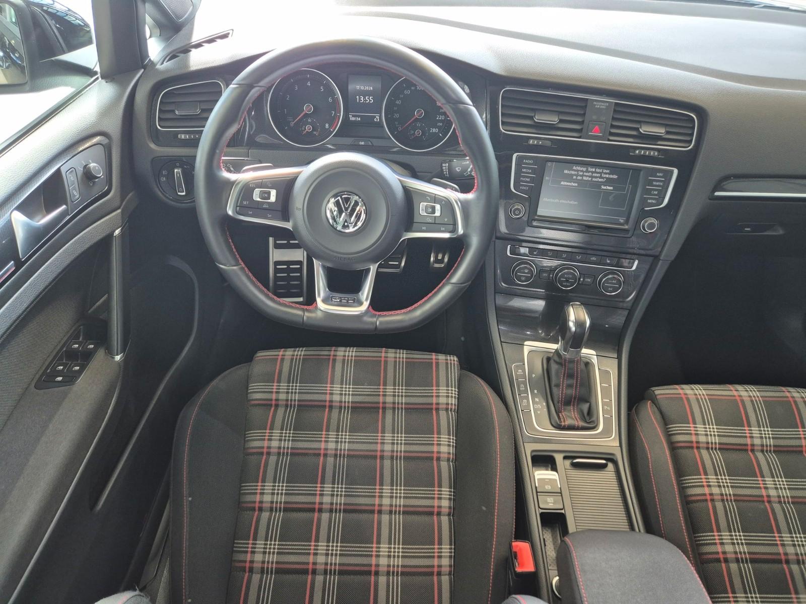 Volkswagen GOLF VII GTI PERFORMANCE NAVI SHZ PDC PANO XENON