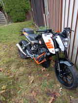 KTM Duke - STREETFIGHTER VON 81 BIS 125 CCM
