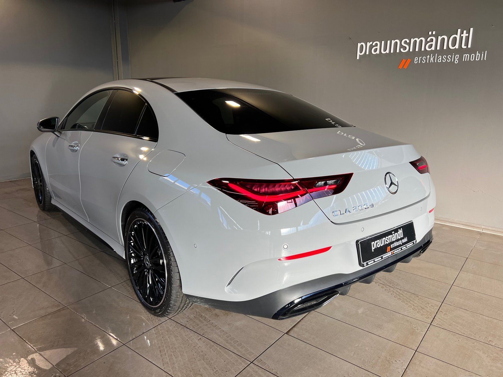 Mercedes-Benz CLA 200 d AMG Edition Night Pano AHK StHg Tot 19 foto 2