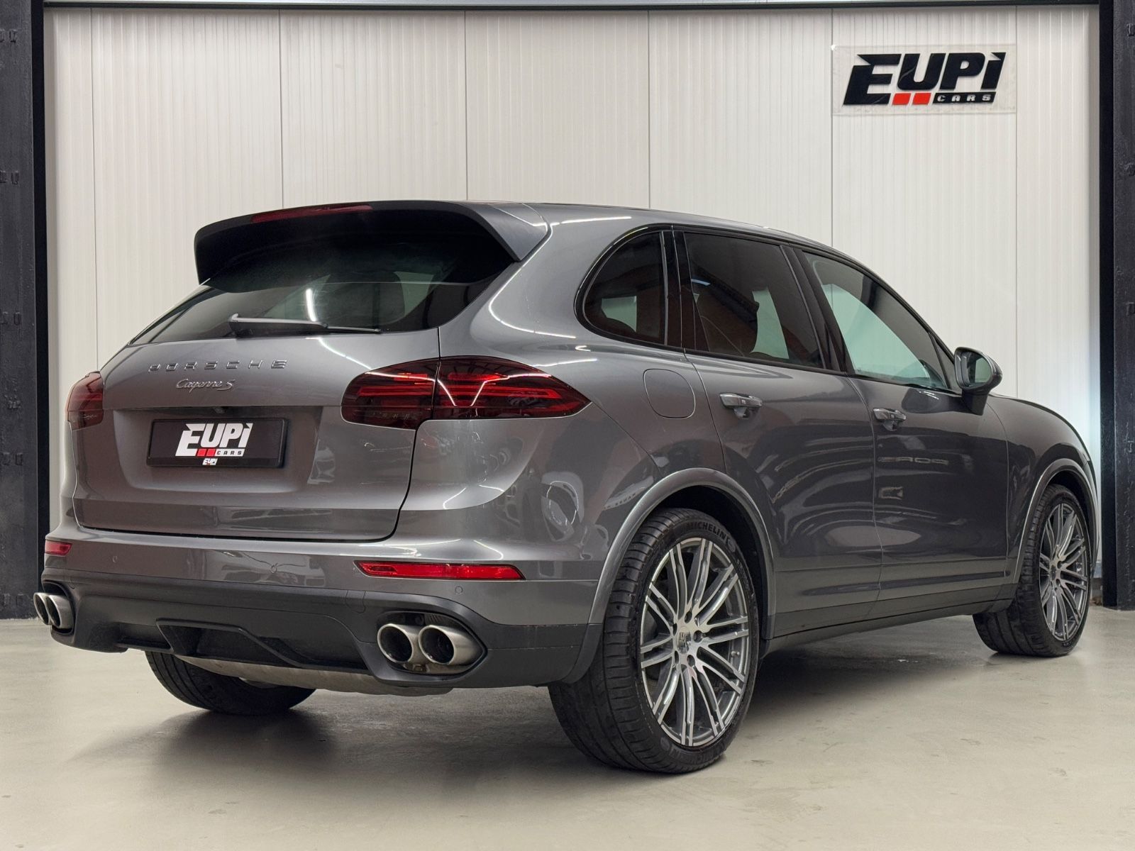 Fahrzeugabbildung Porsche Cayenne S/Pano/R.Kamera/R21 Turbo Rad/Bose