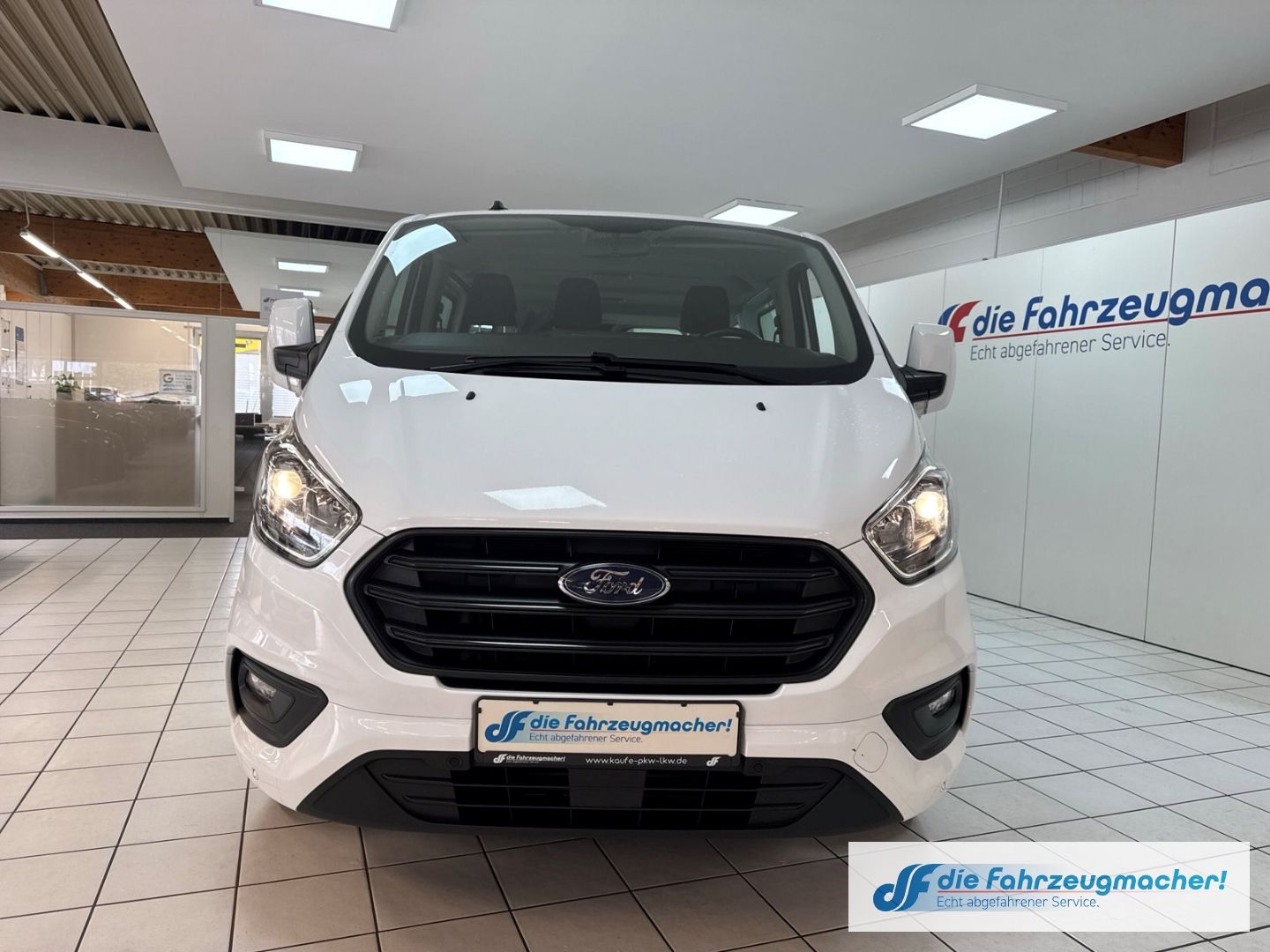 Fahrzeugabbildung Ford Transit Custom Tourneo 320 L2 Trend Dyn. Kurvenl
