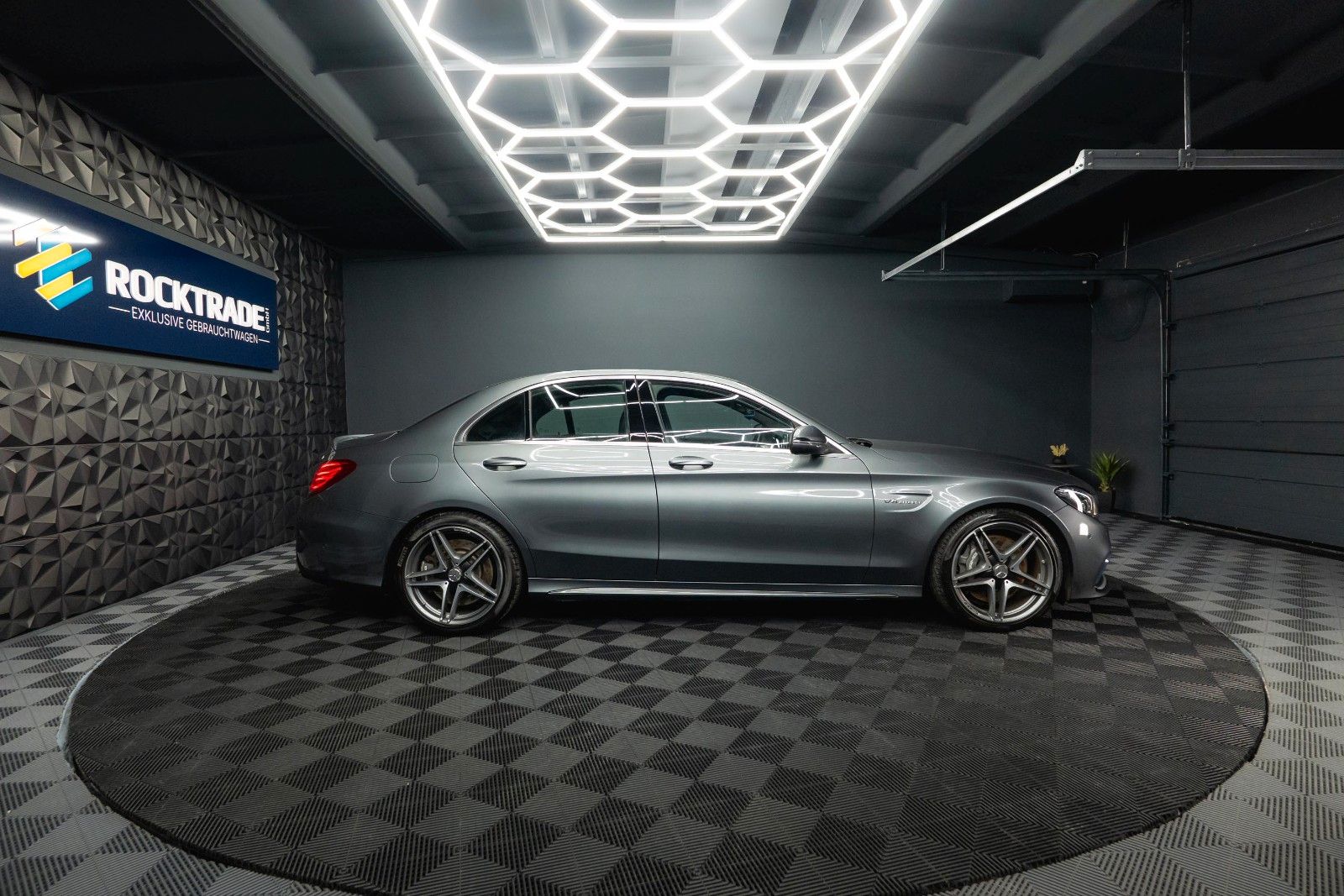 Fahrzeugabbildung Mercedes-Benz C 63 AMG Lim. | BURMESTER | LED | Top Zustand